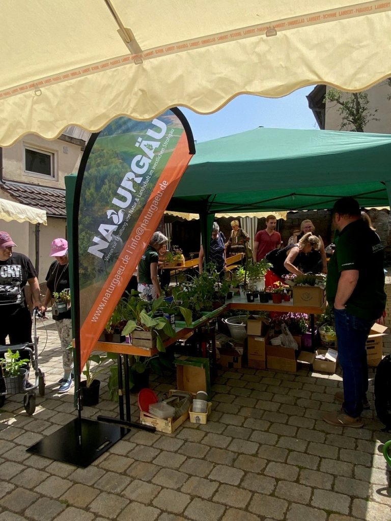 🌿 Pflanzentauschbörse von NaturGÄU auf dem Etterhof: Ein grünes Paradies 🌿